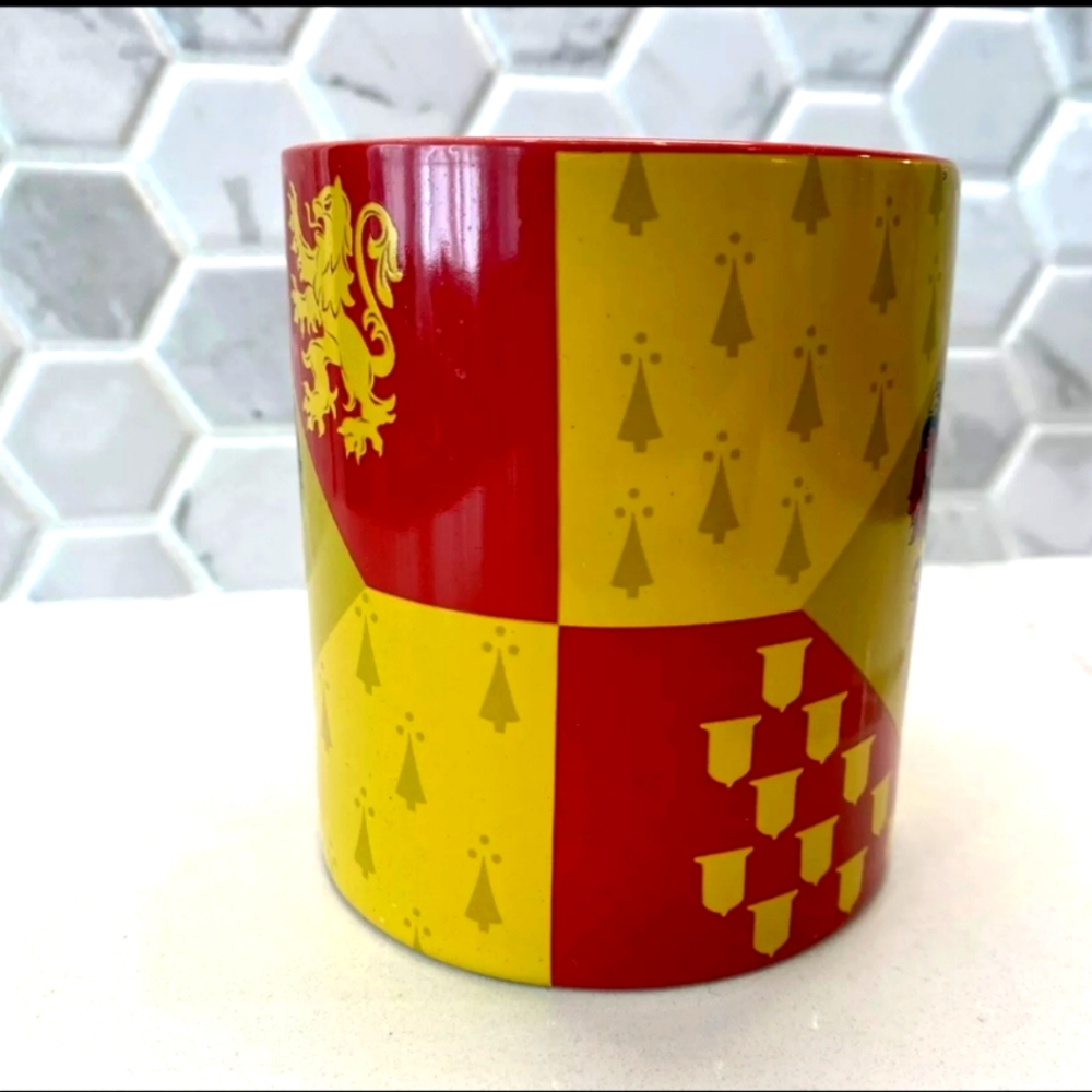 Harry Potter Gryffindor House Crest 14oz Ceramic Coffee Mug - Picture 5 of 5